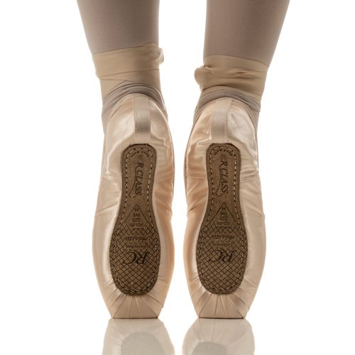 R Class AD69 Soleia Pointe Shoes 4