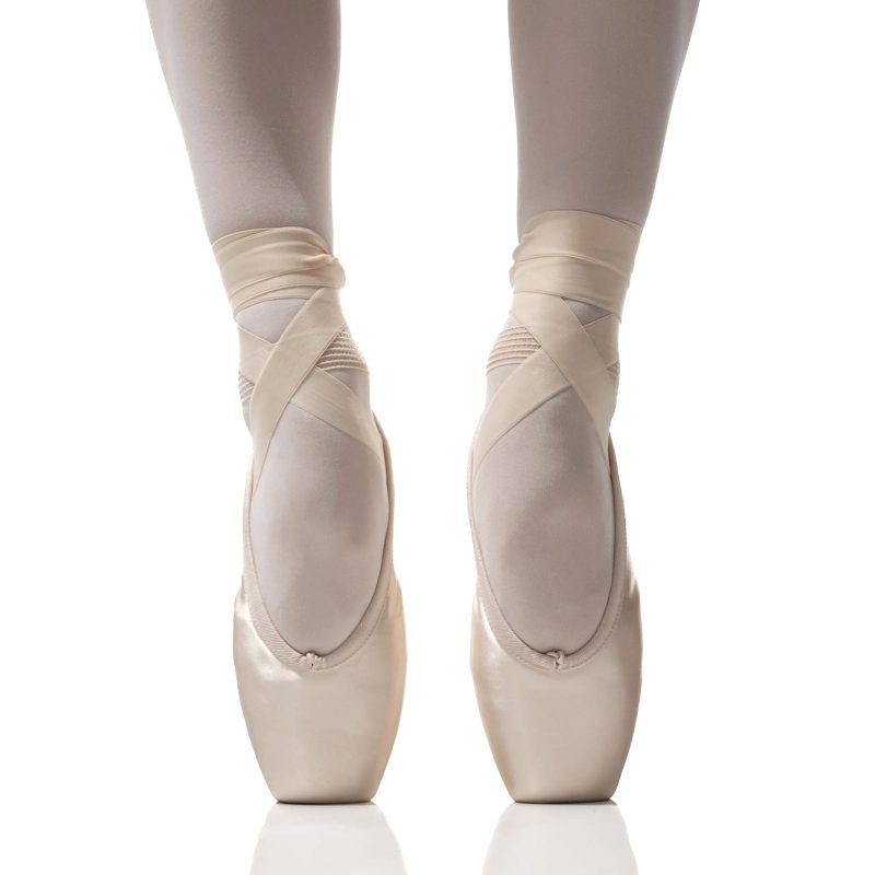 R Class CL60 Crescenda Pointe Shoes 5 2ff47e70 1c17 4724 b7fb fafe56f1b4f3